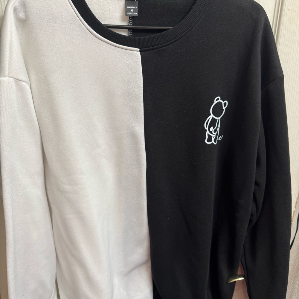 Men's Black & White Colorblock Crewneck Sweater with Bear Outline